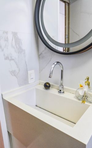 Apartamento à venda com 129m², 2 quartos e 2 vagas Apartamento à venda com 129m², 2 quartos e 2 vagasBanheiro da Suíte