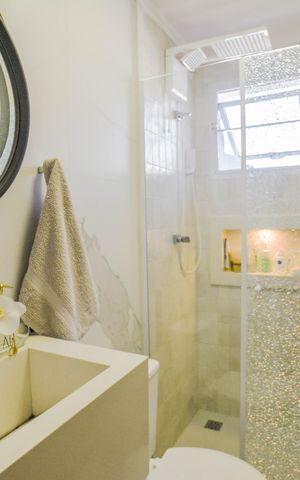 Apartamento à venda com 129m², 2 quartos e 2 vagas Apartamento à venda com 129m², 2 quartos e 2 vagasBanheiro da Suíte