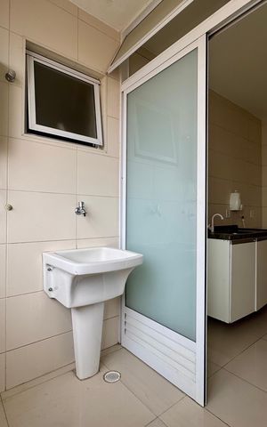 Apartamento à venda com 70m², 3 quartos e 2 vagas Apartamento à venda com 70m², 3 quartos e 2 vagasÁrea de Serviço