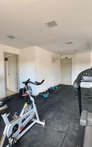 Apartamento à venda com 70m², 3 quartos e 2 vagas Apartamento à venda com 70m², 3 quartos e 2 vagasAcademia
