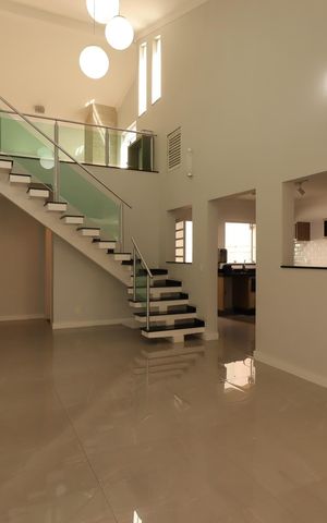 Casa à venda com 354m², 4 quartos e 6 vagasSala de Jantar