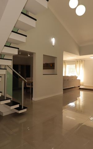 Casa à venda com 354m², 4 quartos e 6 vagasSala de Jantar