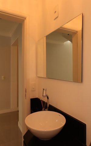 Casa à venda com 354m², 4 quartos e 6 vagasLavabo