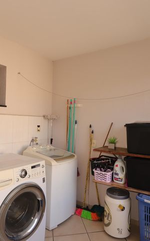 Casa à venda com 354m², 4 quartos e 6 vagasÁrea de Serviço