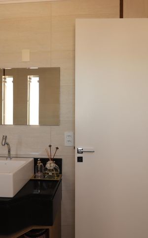 Casa à venda com 354m², 4 quartos e 6 vagasBanheiro da Suíte