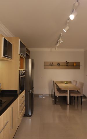 Casa à venda com 354m², 4 quartos e 6 vagasCozinha