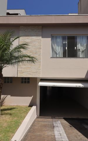 Casa à venda com 354m², 4 quartos e 6 vagasEntrada da Garagem