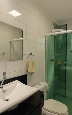Casa à venda com 354m², 4 quartos e 6 vagasBanheiro Social