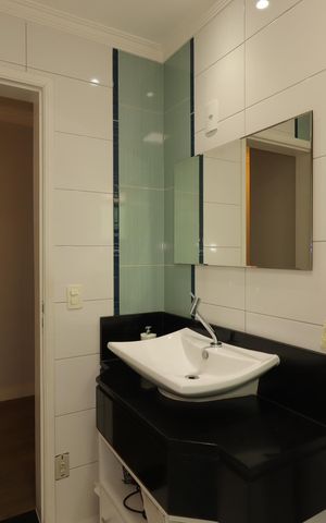 Casa à venda com 354m², 4 quartos e 6 vagasBanheiro Social