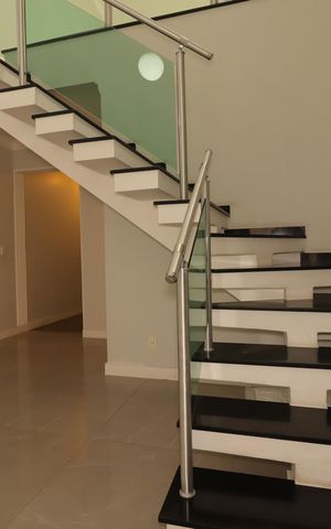 Casa à venda com 354m², 4 quartos e 6 vagasCorredor