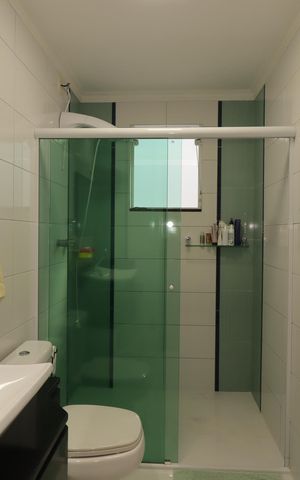 Casa à venda com 354m², 4 quartos e 6 vagasBanheiro Social