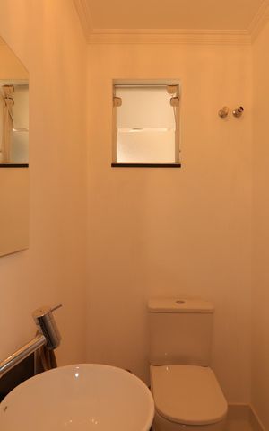 Casa à venda com 354m², 4 quartos e 6 vagasLavabo