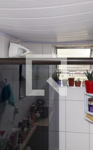 Apartamento à venda com 45m², 2 quartos e 1 vaga Apartamento à venda com 45m², 2 quartos e 1 vagaBanheiro