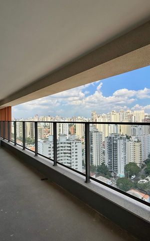 Apartamento à venda com 198m², 3 quartos e 3 vagas Apartamento à venda com 198m², 3 quartos e 3 vagasVaranda