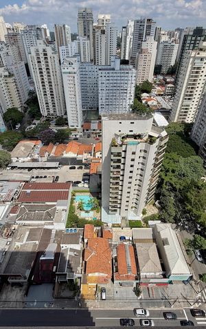 Apartamento à venda com 198m², 3 quartos e 3 vagas Apartamento à venda com 198m², 3 quartos e 3 vagasVista