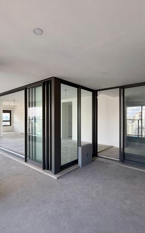 Apartamento à venda com 198m², 3 quartos e 3 vagas Apartamento à venda com 198m², 3 quartos e 3 vagasVaranda