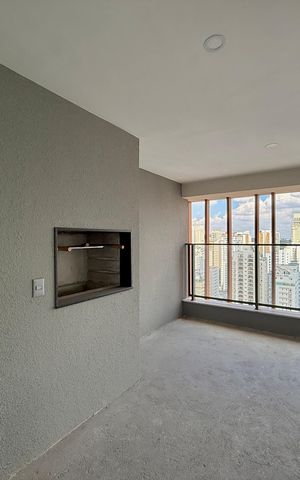 Apartamento à venda com 198m², 3 quartos e 3 vagas Apartamento à venda com 198m², 3 quartos e 3 vagasVaranda