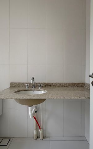 Apartamento à venda com 198m², 3 quartos e 3 vagas Apartamento à venda com 198m², 3 quartos e 3 vagasBanheiro Suíte 2