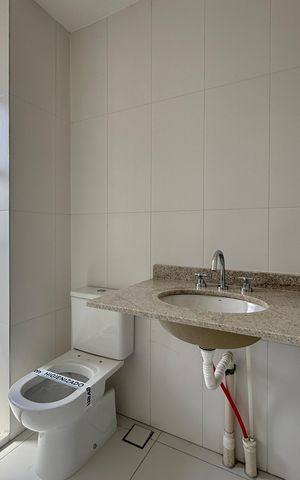 Apartamento à venda com 198m², 3 quartos e 3 vagas Apartamento à venda com 198m², 3 quartos e 3 vagasBanheiro Suíte 2
