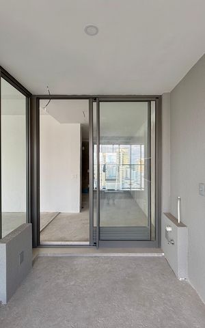 Apartamento à venda com 198m², 3 quartos e 3 vagas Apartamento à venda com 198m², 3 quartos e 3 vagasVaranda