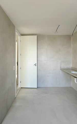 Apartamento à venda com 198m², 3 quartos e 3 vagas Apartamento à venda com 198m², 3 quartos e 3 vagasBanheiro Suíte 1