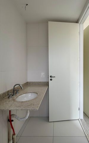 Apartamento à venda com 198m², 3 quartos e 3 vagas Apartamento à venda com 198m², 3 quartos e 3 vagasBanheiro Suíte 2