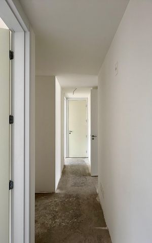 Apartamento à venda com 198m², 3 quartos e 3 vagas Apartamento à venda com 198m², 3 quartos e 3 vagasCorredor Suítes