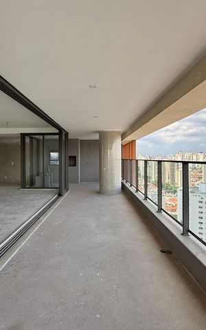 Apartamento à venda com 198m², 3 quartos e 3 vagas Apartamento à venda com 198m², 3 quartos e 3 vagasVaranda