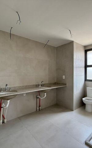 Apartamento à venda com 198m², 3 quartos e 3 vagas Apartamento à venda com 198m², 3 quartos e 3 vagasBanheiro Suíte 1