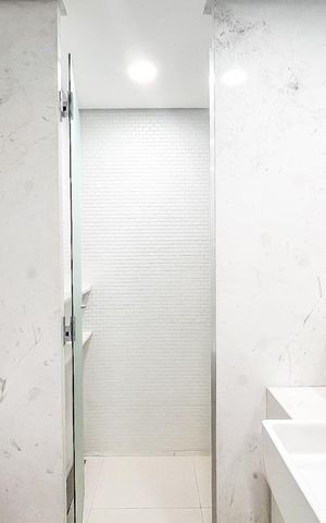 Apartamento à venda com 58m², 1 quarto e 1 vaga Apartamento à venda com 58m², 1 quarto e 1 vagaBanheiro da Suíte