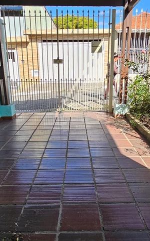 Casa à venda com 65m², 2 quartos e 1 vaga Casa à venda com 65m², 2 quartos e 1 vagaÁrea externa