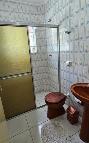 Casa à venda com 65m², 2 quartos e 1 vaga Casa à venda com 65m², 2 quartos e 1 vagaBanheiro