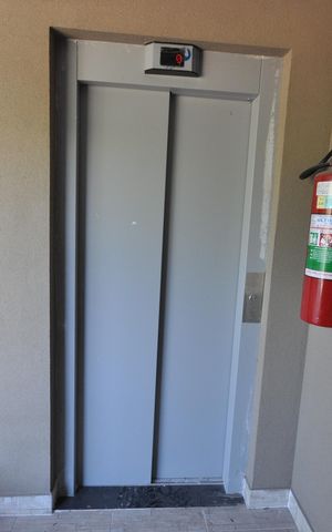 Apartamento à venda com 33m², 1 quarto e sem vagaElevador