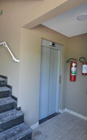 Apartamento à venda com 33m², 1 quarto e sem vagaElevador e escada de acesso