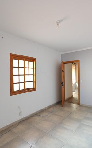 Casa à venda com 353m², 8 quartos e 7 vagasSuíte 2