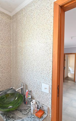 Casa à venda com 353m², 8 quartos e 7 vagasBanheiro da Suíte 2