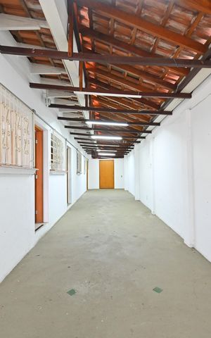 Casa à venda com 353m², 8 quartos e 7 vagasGaragem