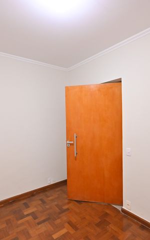 Casa à venda com 353m², 8 quartos e 7 vagasQuarto 2