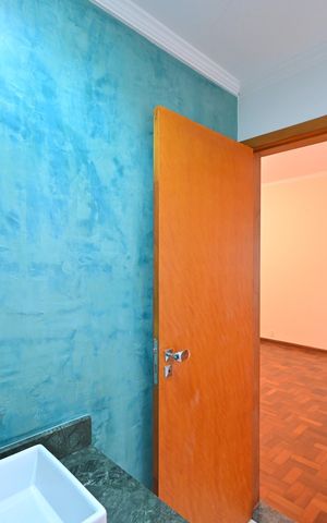 Casa à venda com 353m², 8 quartos e 7 vagasBanheiro da Suíte 1