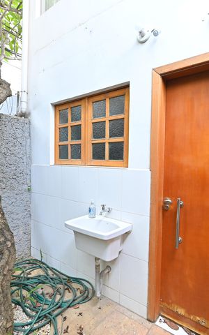 Casa à venda com 353m², 8 quartos e 7 vagasLavanderia