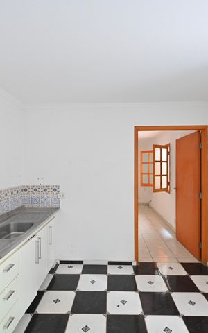 Casa à venda com 353m², 8 quartos e 7 vagasCozinha da Edícula