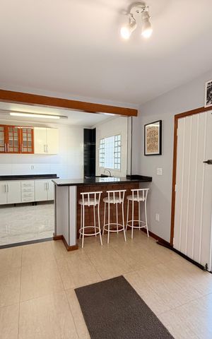 Casa à venda com 284m², 5 quartos e 5 vagasSala - Casa 2