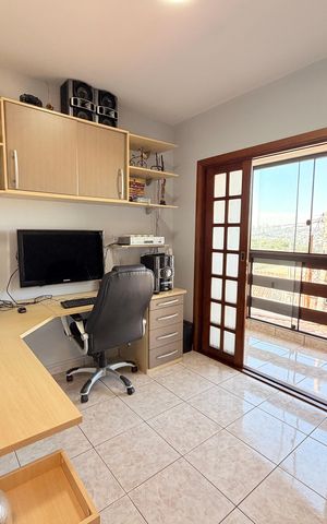 Casa à venda com 284m², 5 quartos e 5 vagasQuarto 1 /Escritório