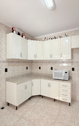 Casa à venda com 284m², 5 quartos e 5 vagasCozinha