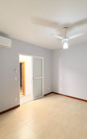 Casa à venda com 284m², 5 quartos e 5 vagasQuarto - Casa 2