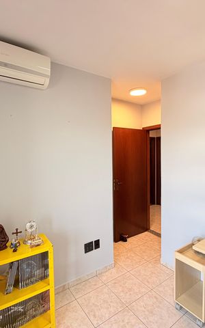 Casa à venda com 284m², 5 quartos e 5 vagasQuarto 1 /Escritório