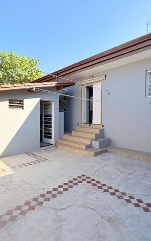 Casa à venda com 284m², 5 quartos e 5 vagasQuintal