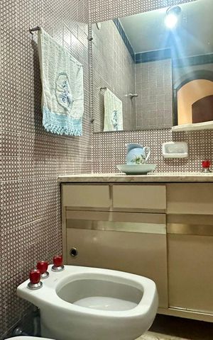 Apartamento para alugar com 190m², 4 quartos e 2 vagas Apartamento para alugar com 190m², 4 quartos e 2 vagasLavabo