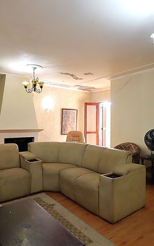 Casa à venda com 640m², 4 quartos e 3 vagasSala de TV