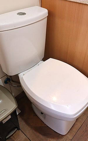 Casa à venda com 640m², 4 quartos e 3 vagasBanheiro social